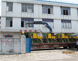 Product injection molding machine